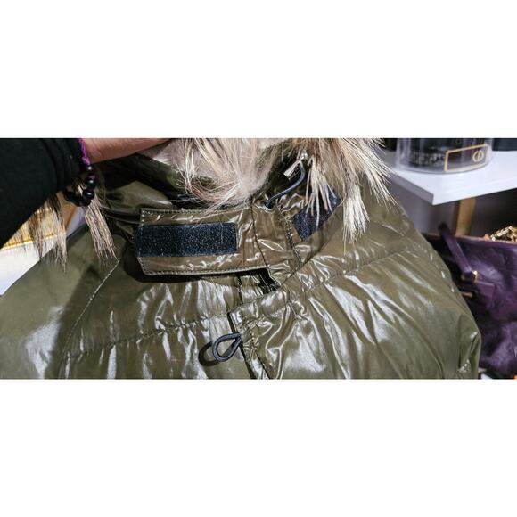 Moncler Down Hooded Jacket with Genuine Fur Olive Green - Picture 10 of 16